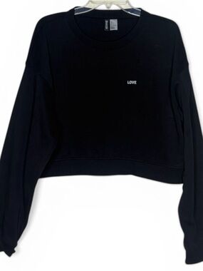 H&M Divided Black Cropped 'LOVE' Crewneck Sweatshirt